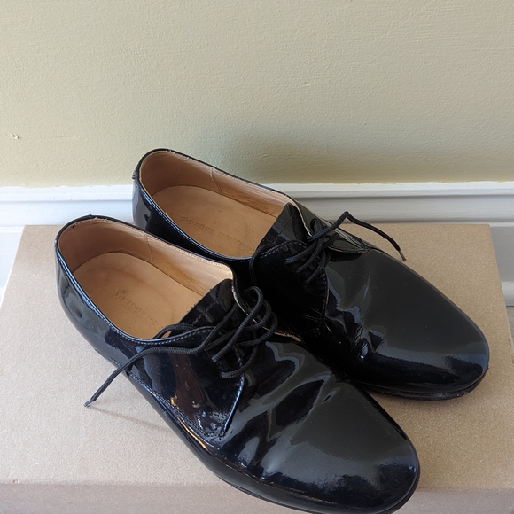 Elegant Black Women's Loafers - Picture 2 of 3